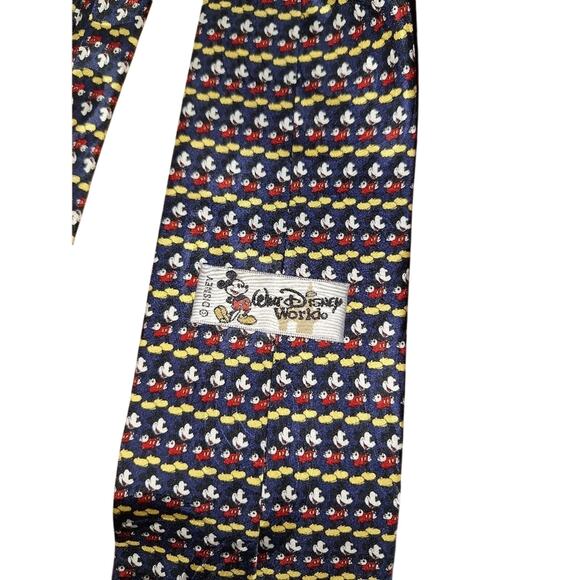 Men's Walt Disney World Mickey Mouse 100% Silk Tie Vacation Business Casual - Picture 2 of 3